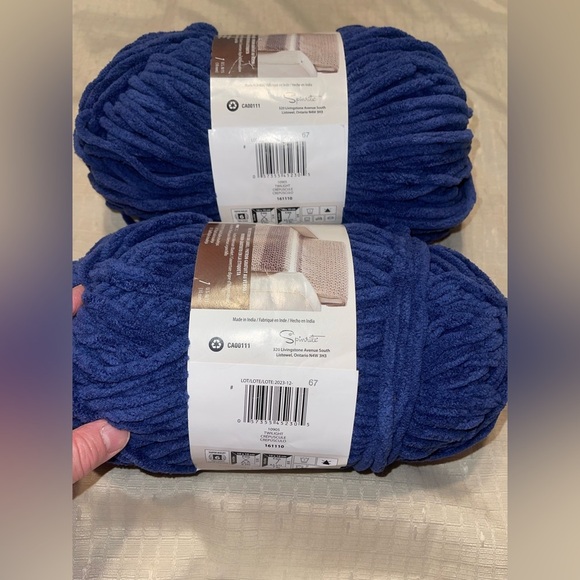 2 Skeins Bernat Blanket Super Bulky Wt Yarn Color Twilight Dye Lot 2023-12-67 - Picture 7 of 10